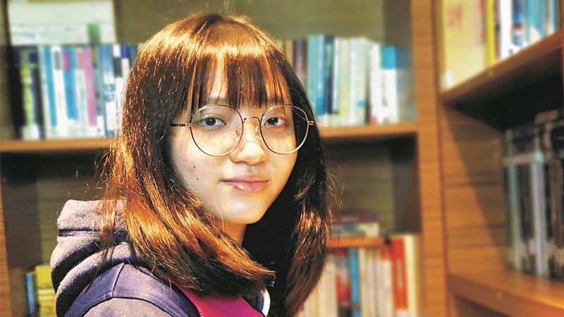 王亦瑄擁有優秀的英語力，讓她能夠廣泛閱讀，不斷學習新知。攝影：李宗祐