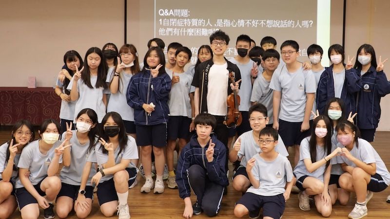教育部國教署推動「總統教育獎歷屆獲獎者生命教育專題講座及展演活動」，邀請生命教育人才庫講師們走進學校分享自身奮鬥歷程。教育部提供