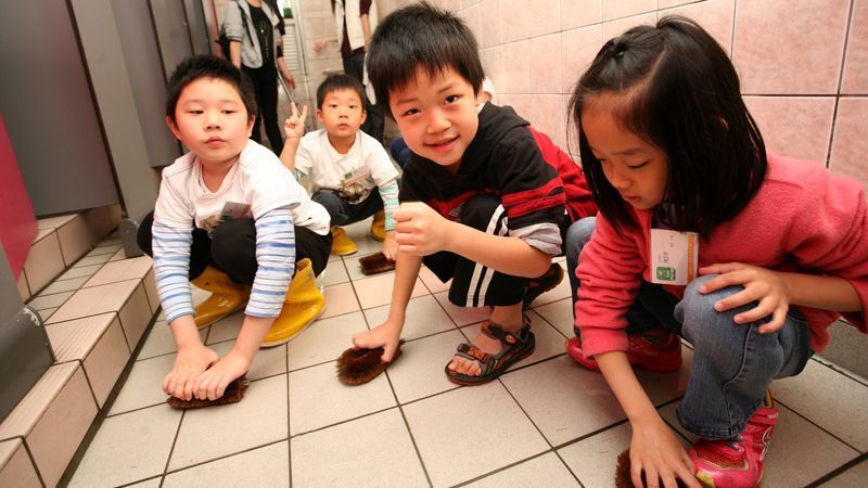 衛浴專家鼓勵國小開設「廁所課」，培養學生如廁禮儀。楊煥世攝