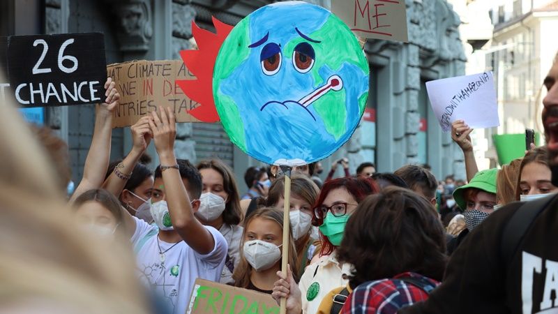 全球首創「UWC氣候行動領袖高中學程」，希望培養未來能夠參與解決氣候問題的青年領袖，現在開放申請，台灣學生有機會拿到全額獎助學金。(圖片來源：Shutterstock)