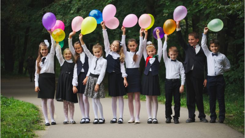 實踐平等的芬蘭小學畢業典禮。圖片來源：shutterstock