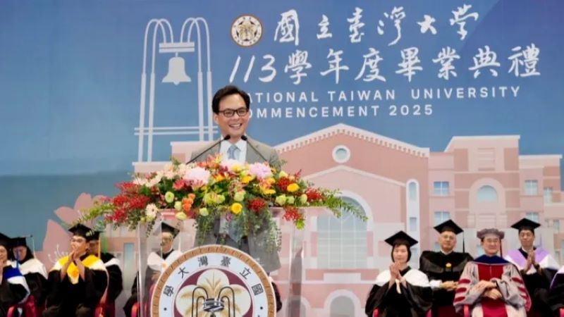 台大畢業典禮演講，台大提供。