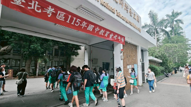 115年國中會考今日登場，進行社會、數學、國文和寫作測驗。楊煥世攝。
