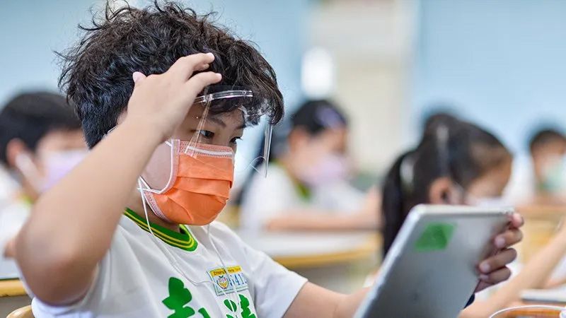 教育部「生生用平板」政策將於今年9月開學正式上路。圖為台北市志清國小。黃建賓攝
