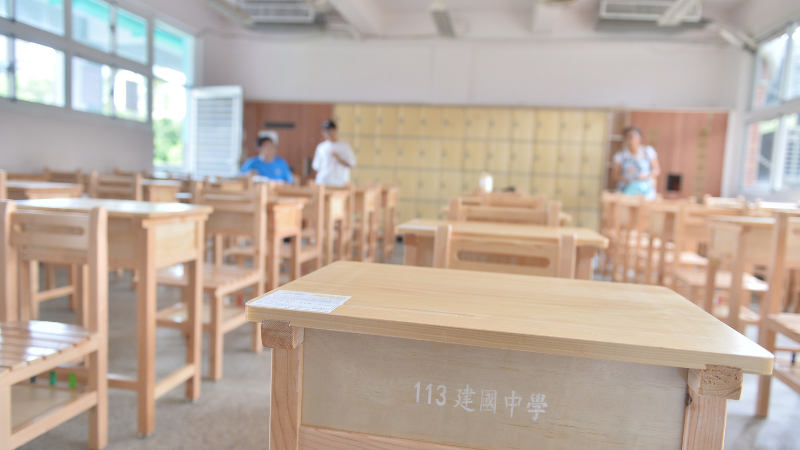 受到強颱巴威影響，原先預定周末登場的分科測驗確定延期。分科考試考場，攝影黃建賓