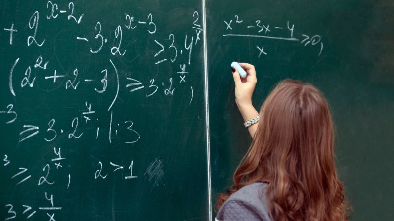 台南教育局有感教師教不會教數學，決定將數學科納入教甄科目。Shutterstock