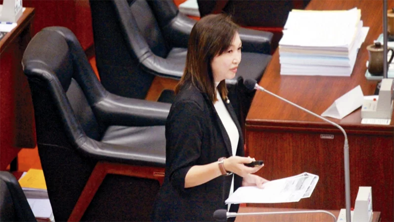 高雄市議員李雨庭認為市府多年未辦特殊教師甄試，會導致教育人才無法返鄉服務。聯合報記者楊適群攝