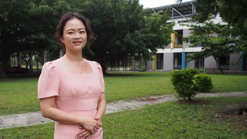 屏東縣萬巒國中教務主任余畇緗堅信教育的關鍵在於激發學生的「學習動機」。