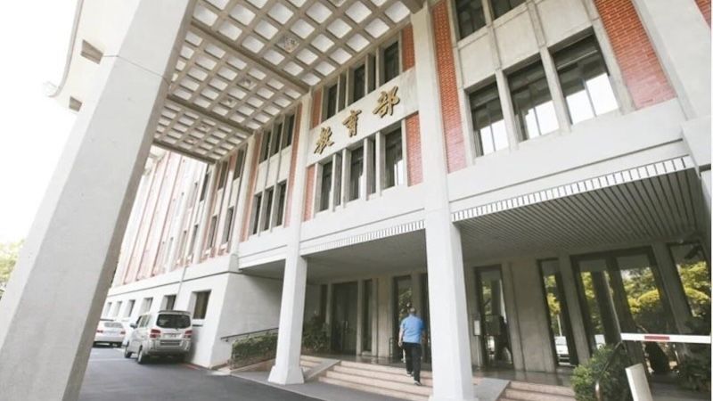教育部推動「館館有 AI」計畫，預計第四季起於國立圖書館試辦，並逐步擴及47所國立大學。圖片來源：聯合報資料照片