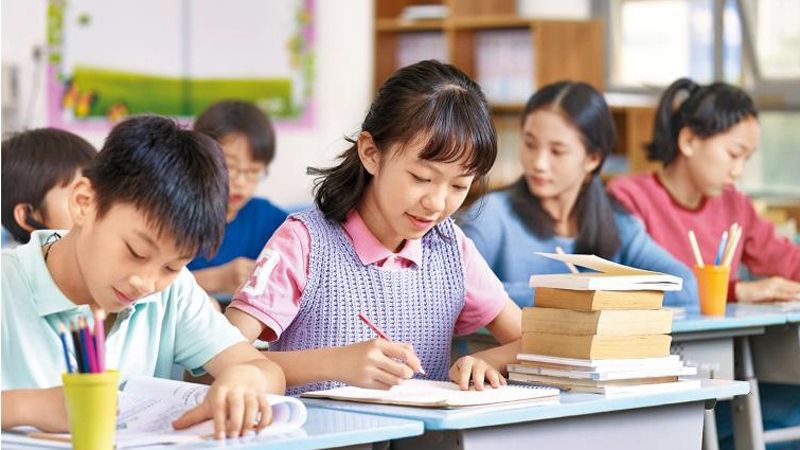 學作文，讓孩子學習如何透過文字進行思考；透過書寫，打造自己觀看世界的角度。圖片來源：Shutterstock