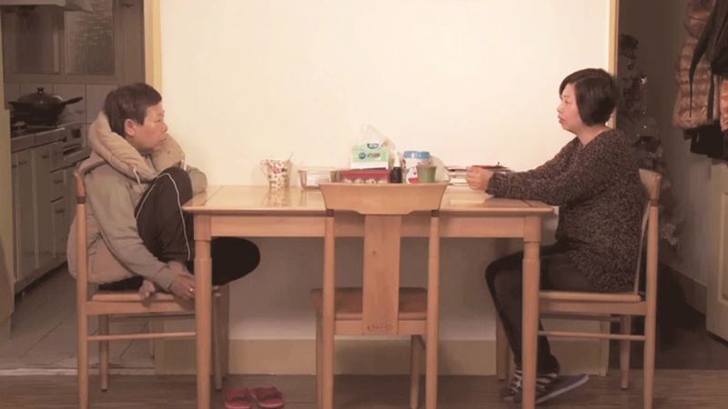 ▲ 影片《日常對話》中的一幕，看似平常的母女餐桌對話，卻是黃惠偵多舛人生的關鍵一幕。遠流出版提供