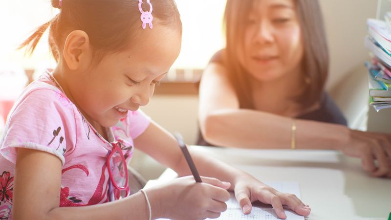 老師無法代工的作文引導，在家如何養成孩子的寫作功力？圖片來源：Shutterstock