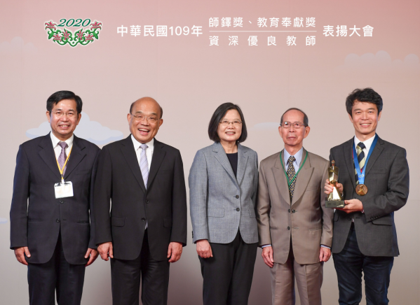 李俊耀獲得109學年度教育部師鐸獎。(拍攝日期109年)