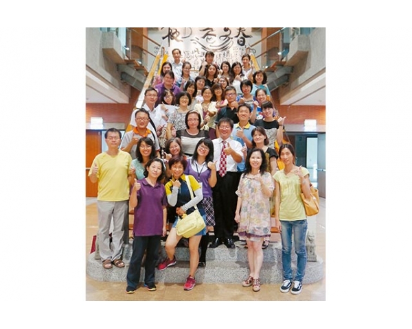 串起上萬老師的教學魂