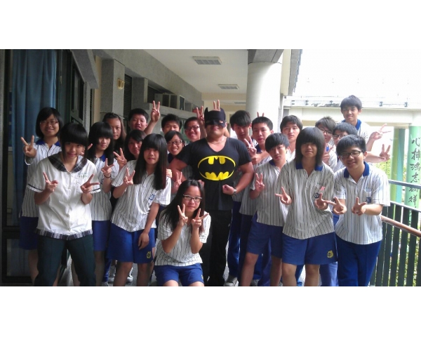 熱血老師曾明騰　把上課變成百萬小學堂,學生樂搶答！