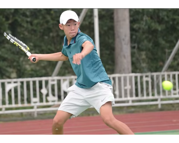 童年換來的台灣之光：網球小子曾俊欣