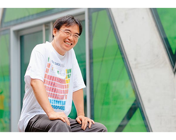 理化老師鄭志鵬,用實驗帶你認識「粉塵爆破」