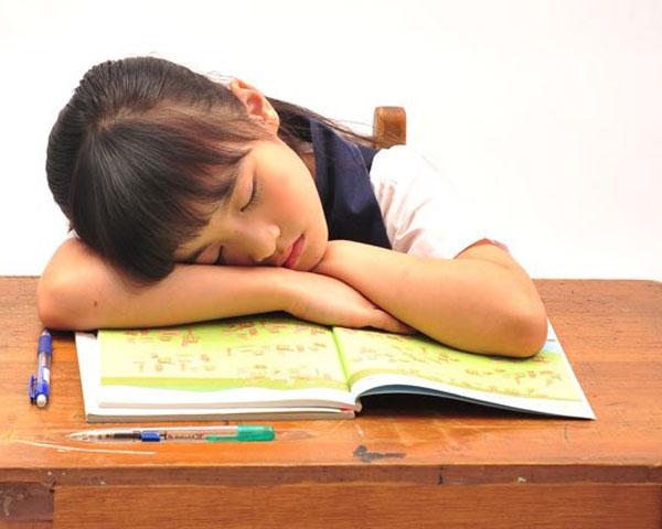 2015《親子天下》網路調查：超過九成的家長贊成延後上學