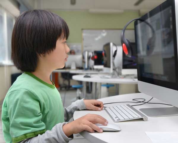 Facebook創辦人祖克柏夫婦：從「個人化學習」到「全人學校」