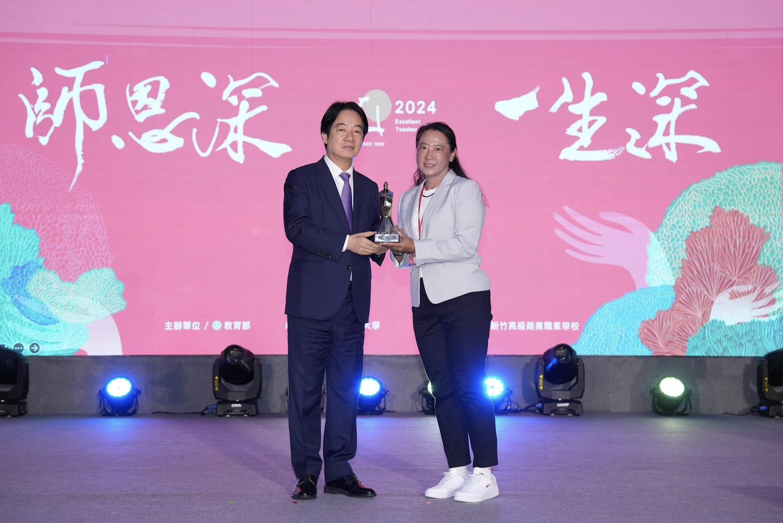 強湄芬是學生們口中的「強媽」，榮獲113年師鐸獎。