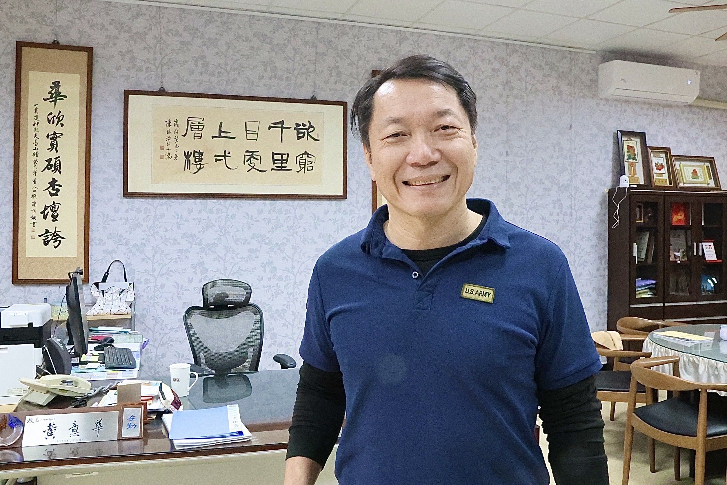 王永志具備音樂、攝影與文學背景,還參與舞臺劇、廣告與電影短片製作,並將實務經驗帶入國中小課堂,指導學生拍攝微電影。