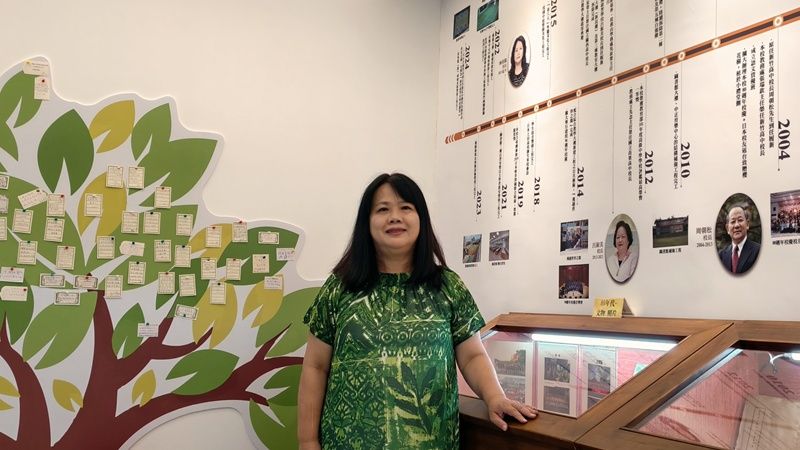 有上百年歷史的新竹女中,由熱心校友捐錢整修校史室,展示該校從日治時代以來留下來的豐富的文物資料。蘇岱崙攝