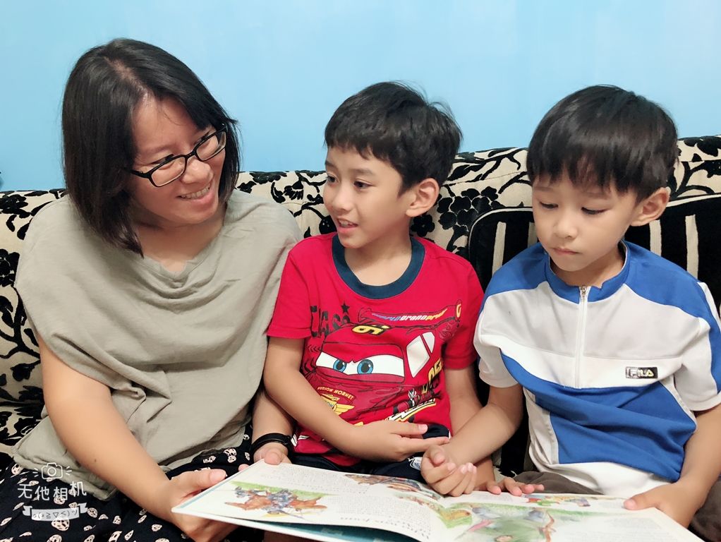 透過親子共讀，從小培養孩子的英語能力