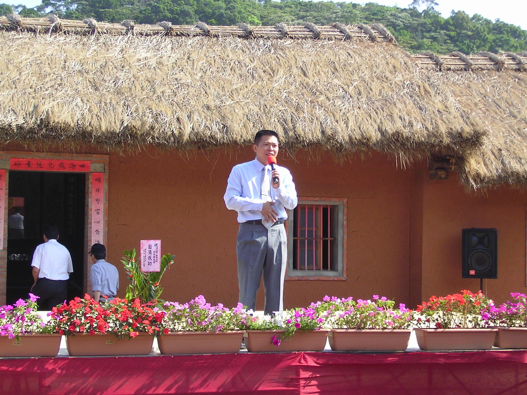 李明宗校長舉辦「戀戀古厝」活動，讓孩子們親近家鄉的歷史文化。