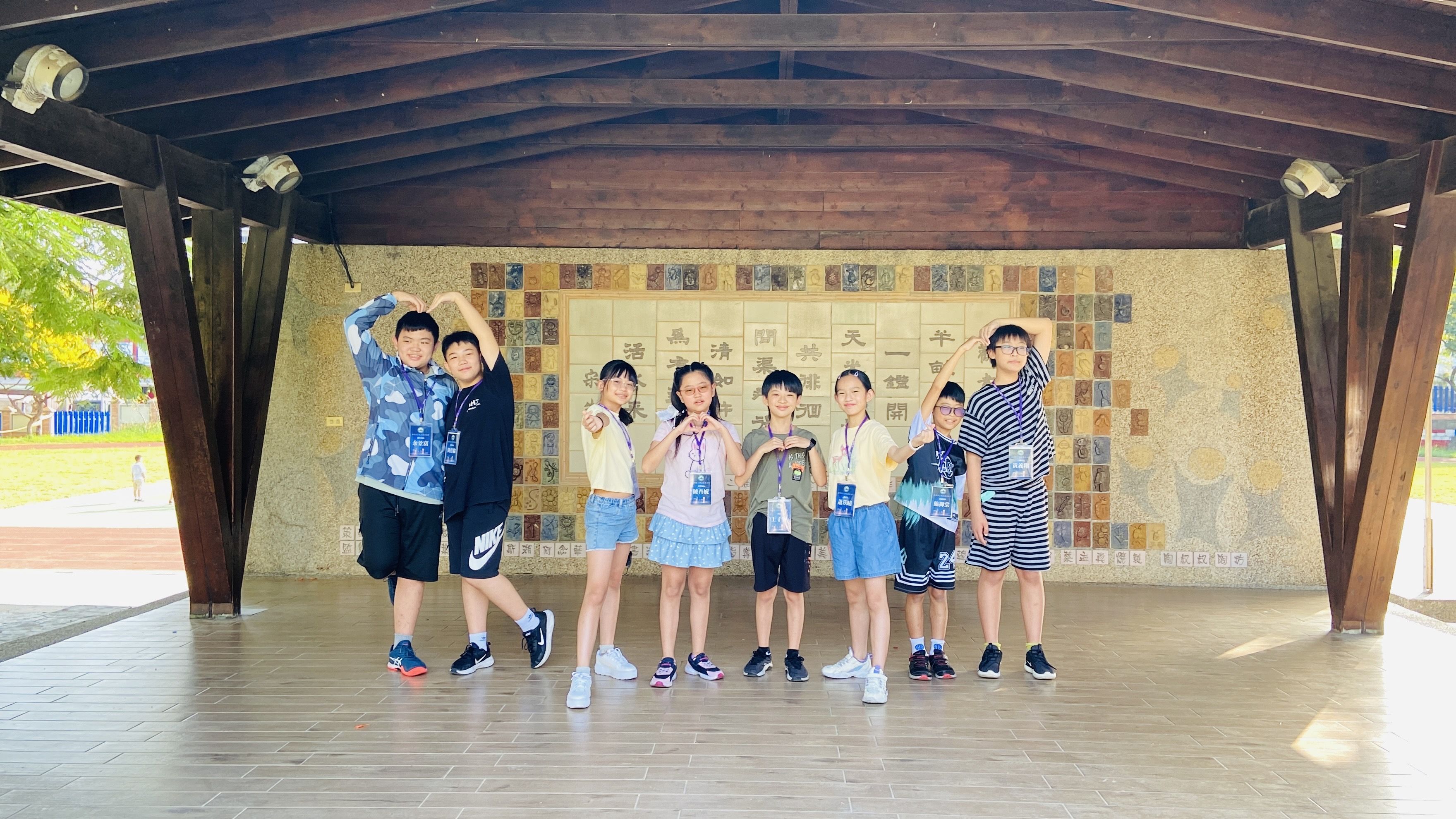 教師節活動設計：學生自治市團隊在上台演出前勤奮的練習