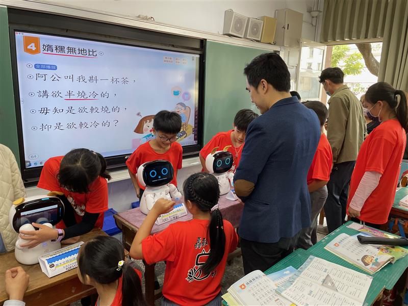機器人不是為了取代專業，而是為了支持與陪伴。