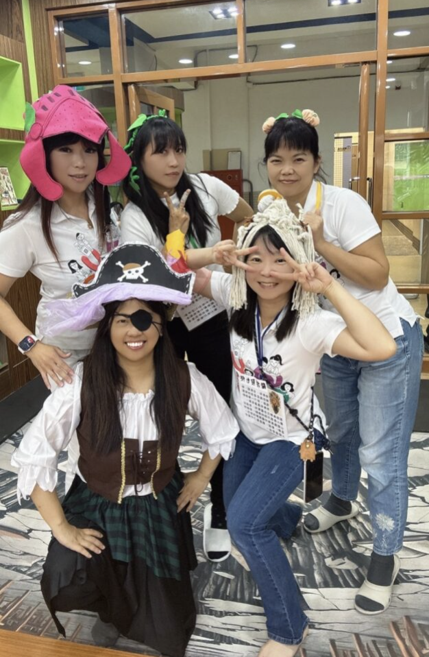 獨眼龍船長、火龍果騎士、龍鬚菜夫人、小籠包公主與龍捲風女俠